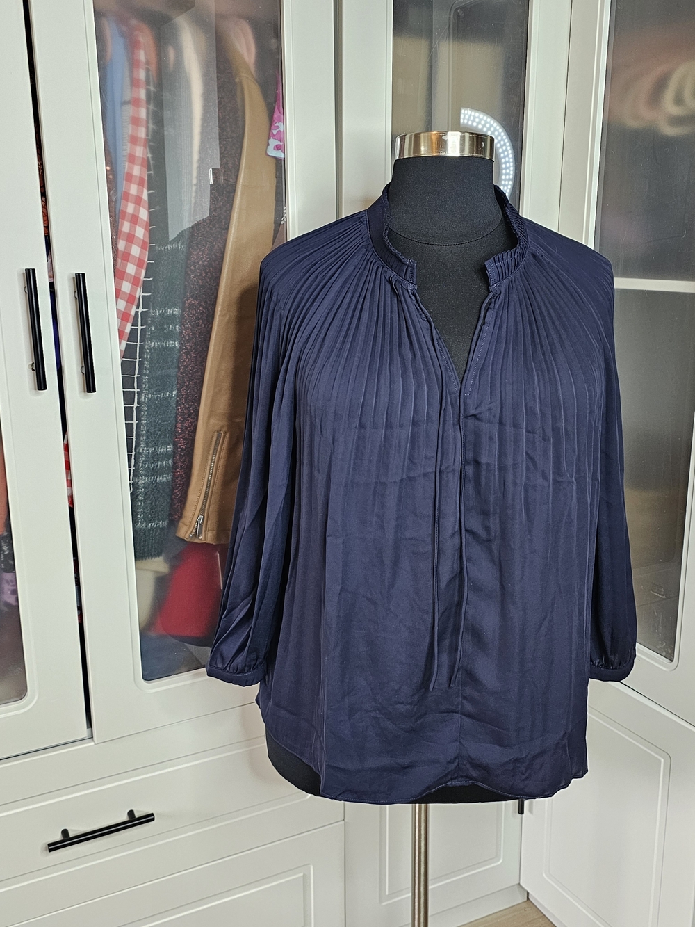 Elie Tahari Navy Pleated Long-Sleeve Blouse Designer Size 1X
